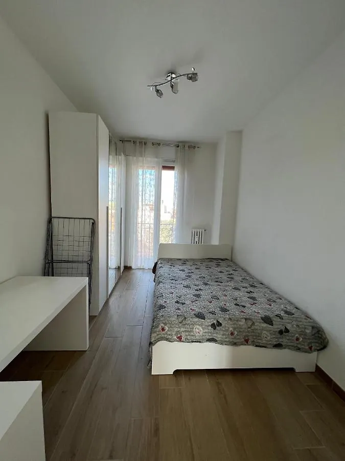 Guest house Paul House Hotel Milan Italy